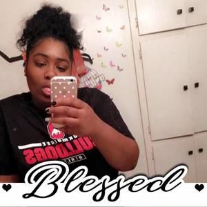 Meet your Posher, Nikkia